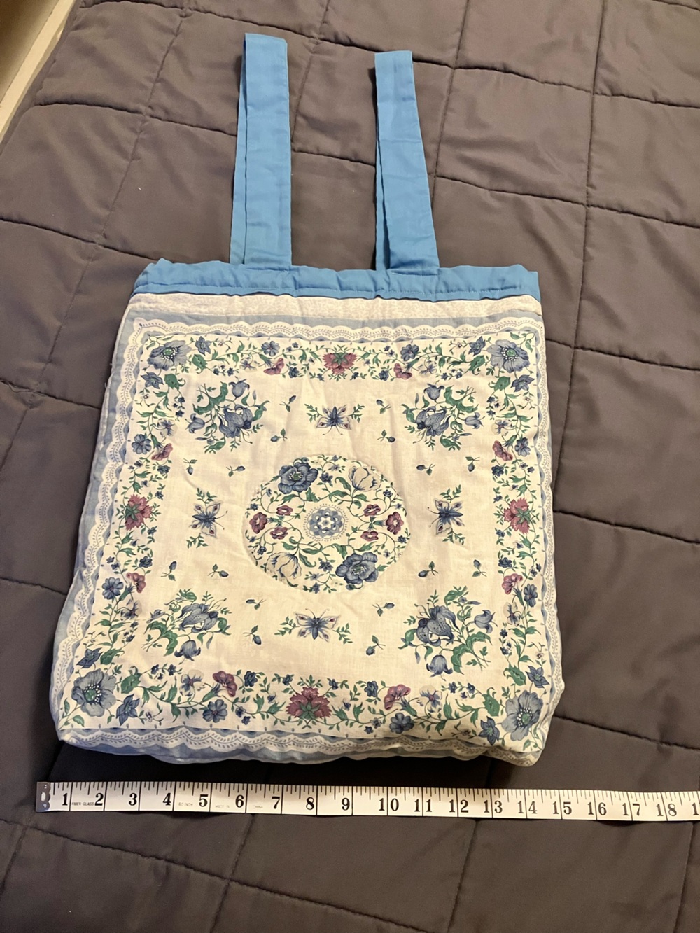🏷️ Vintage Quilted Floral Tote Bag